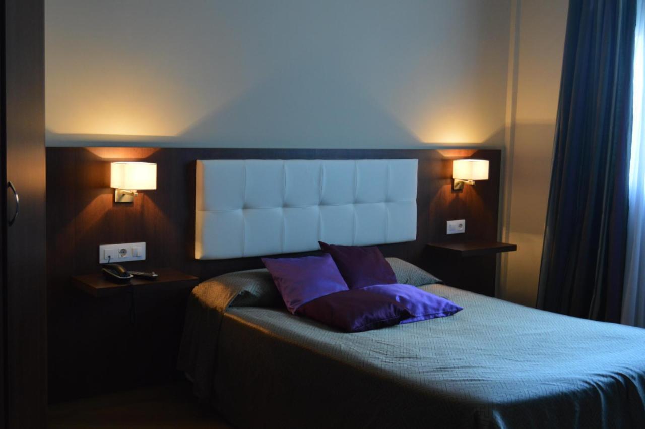 Hotel Pena Cruz Malpartida de Cáceres Eksteriør bilde